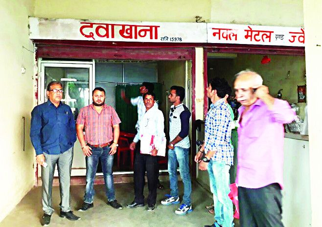 raid नीम-हकीमों पर प्रशासन ने कसा शिकंजा, अब तक 100 सील