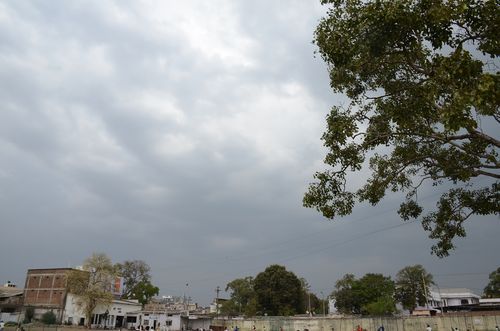 black cloud गर्मी पर काले बादलों का साया...जानें क्यों मौसम में बदलाव आया