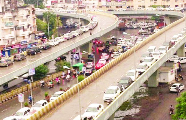 surat पार्किंग पॉलिसी पर मनपा की कवायद पूरी