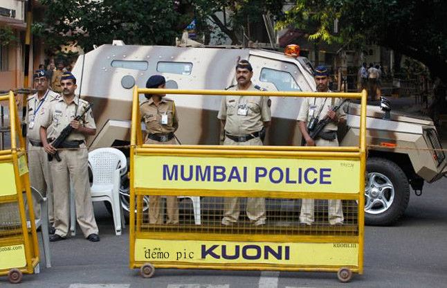 Mumbai Police पुलिस ने 'बंटी-बबली' गिरोह को किया गिरफ्तार