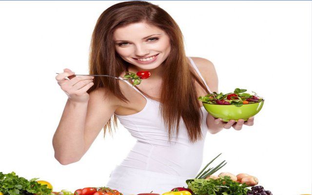 eating food अपनी खाने की स्पीड पर करें कंट्रोल