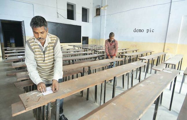 UP Board Exam मैनपुरी में 44 हजार 355 परीक्षार्थियों ने छोड़ी परीक्षा, 4 नकलची और मुन्ना भाई पकड़े गए