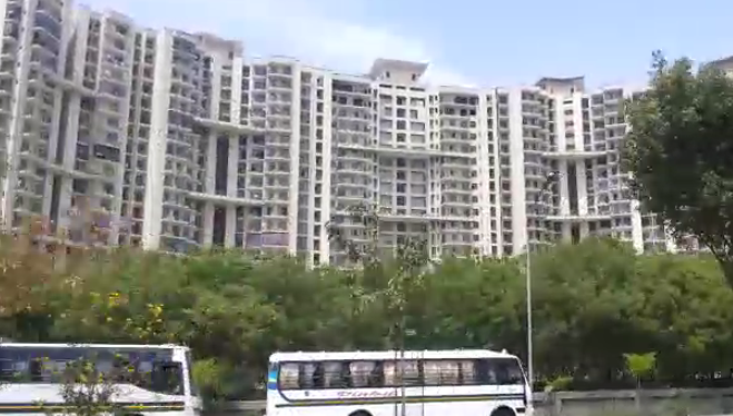 building योगीराज में इन बिल्डर्स के खिलाफ होगी बड़ी कार्रवाई