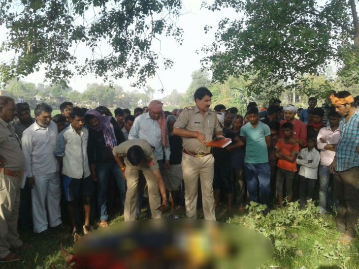 Lovers Dead body जौनपुर में पेड़ से लटकता मिला प्रेमी युगल का शव, जांच में जुटी पुलिस