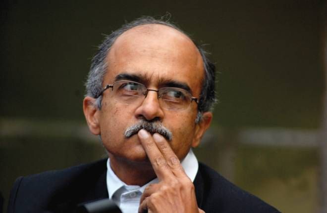 Prashant Bhushan भगवान कृष्ण पर टिप्पणी से उबाल, जौनपुर में ABVP ने फूंका पुतला