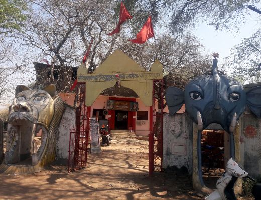 Hoshangabad श्री हनुमान के धाम में 25 वर्ष से जल रही अखंड ज्योति, दर्शन मात्र से पूरी हो जाती है मनोकामना
