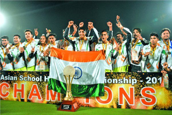sports 16 साल बाद फिर हॉकी का चैंपियन बना भारत, मलेशिया को हराया