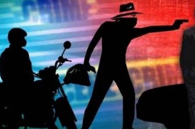 Loot योगी राज में कानून व्यवस्था फेल, आजमगढ़ में दिनदहाडे़ दो लूट