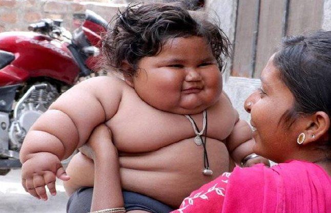 20 kg baby आठ माह की इस बच्ची का वजन है 20 किलो, पीती है केवल मां का दूध