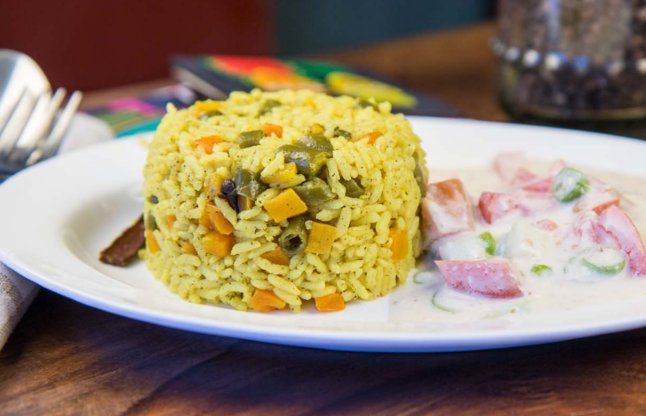 Coconut and Vegetable rice आज डिनर में ट्राय करें कोकोनट एंड वेजिटेबल राइस