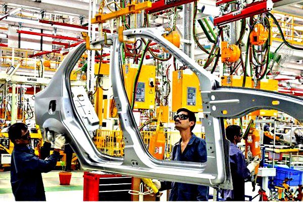 automobile #Patrikaforeducation -ऑटोमोबाइल सेक्टर में हैं शानदार ऑफर्स, जानें कैसे बनाएं करियर