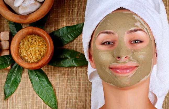 beauty facepack girl ऐसे बनाएं हर्बल फेसपैक, चेहरे और स्किन की रंगत निखर उठेगी