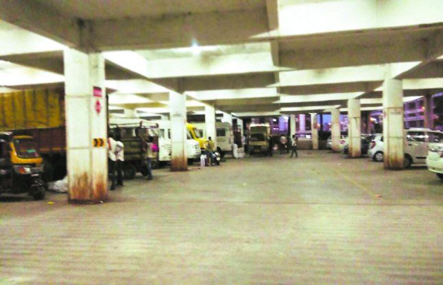 surat पार्किंग खाली-खाली, दैनिक आय प्रभावित
