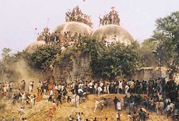 babri masjid बाबरी केसः सुप्रीम कोर्ट के फैसले पर उमा व कटियार ने कहा जो किया खुल्लम-खुल्ला किया