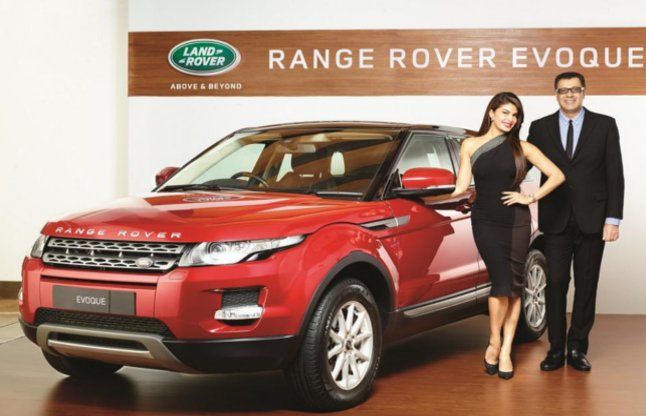 JLR JLR अपनी इन दो प्रीमियम कारों पर दे रही 3-4 लाख रुपए तक की छूट