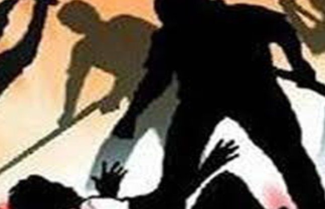 kolkata news थाना प्रभारी को पटककर पीटा