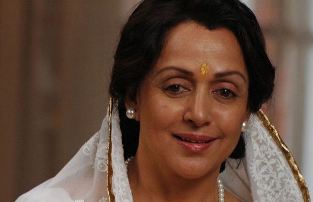 hema 'ड्रीम गर्ल' के बाद अब हेमा मालिनी बनीं 'एक थी रानी...'