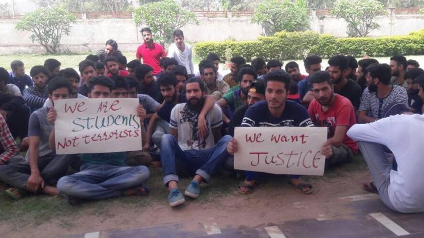kashmiri students अब राजस्थान में कश्मीरी छात्रों की पिटाई, 6 घायल
