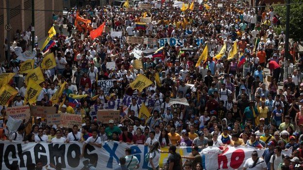vanezuela protest वेनेजुएला: सरकार विरोधी प्रदर्शनों में 2 की मौत, 400 अरेस्ट