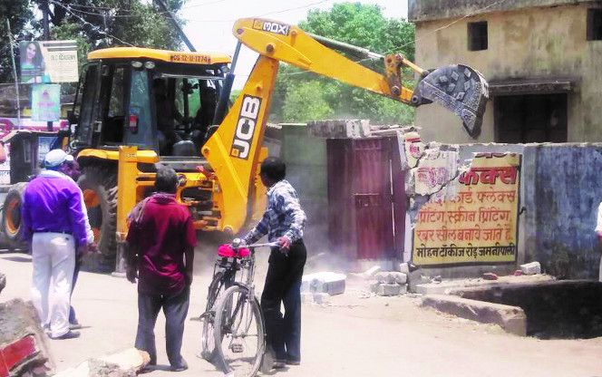 Corporation again removed encroachment done from B निगम ने फिर चलाया बुलडोजर, बांकीमोंगरा चौक से लेकर सोमवारी बाजार तक किए गए अतिक्रमण को हटाया