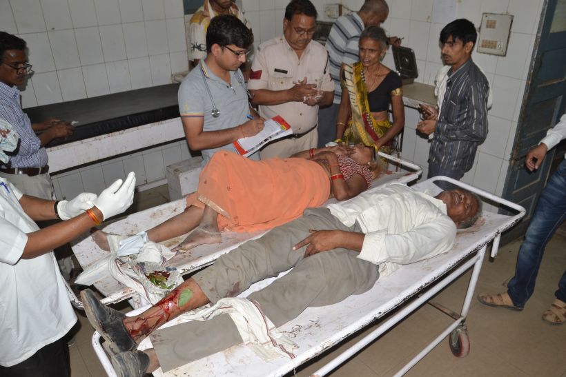morena बस पलटी, 24 यात्री घायल