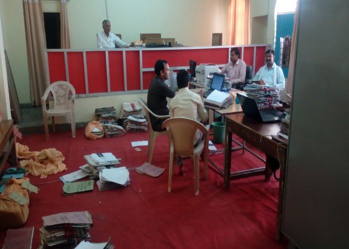 ias अपर कलेक्टर का दफ्तर सील, 661 फाइलें नहीं की जमा