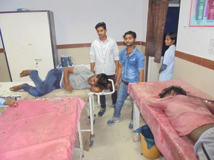 accident बाइक भिड़ंत में एक की मौत, चार घायल