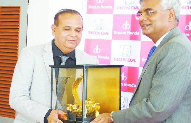 surat होन्डा कार्स इंडिया की नवसारी में डीलरशिप शुरू