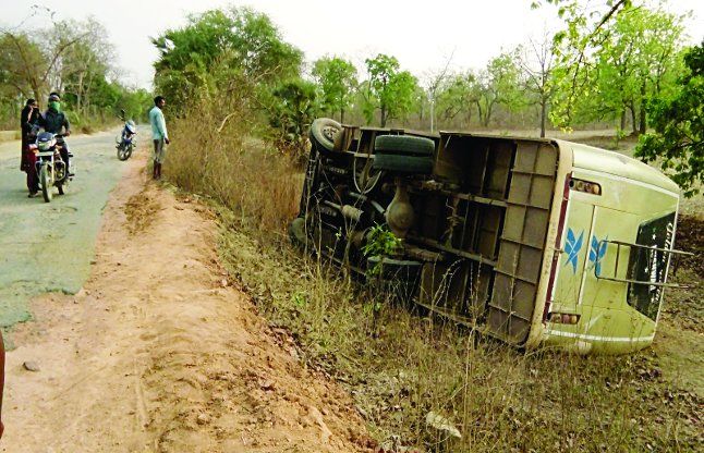 accident bus तेज रफ्तार बस हुई अनियंत्रित जानिए आगे क्या हुआ
