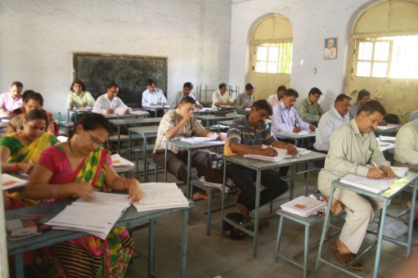 Teacher in evaluation in excellent school दो लाख 37 हजार कापियों का मूल्यांकन पूर्ण