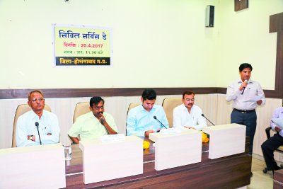 Program अधिकारी लोकसेवक की तरह जनता की सेवा करें : कमिश्नर