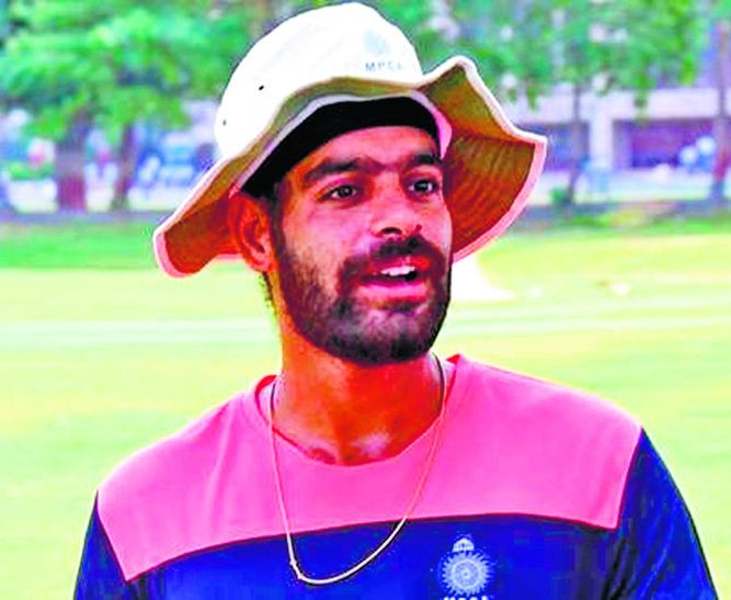 Royal Challenger to play for Bangalore Harpreet of रॉयल चैलेंजर बेंगलुरू के लिए खेलेंगे सागर डिवीजन के हरप्रीत