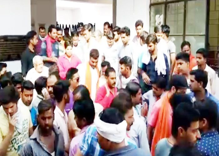 hindu-muslim dispute FB पर किया मुस्लिमों के खिलाफ आपत्तिजनक पोस्ट, आमने-सामने आए हिंदु-मुस्लिम संगठन
