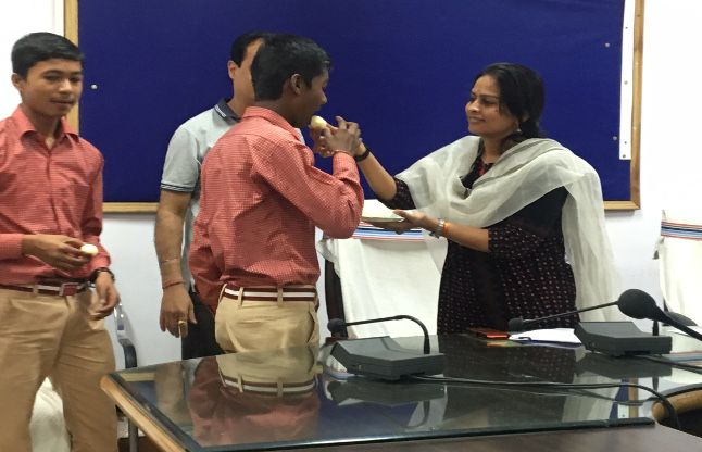chhattisgarh 10 th result #CGBoard: रंग लाई कलेक्टर की मेहनत, सुपर 30 के दो बच्चे मेरिट में