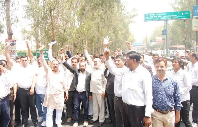 lawyer protest अधिवक्ता अधिनियम संशोधन विधेयक के विरोध में वकीलों का जोरदार प्रदर्शन