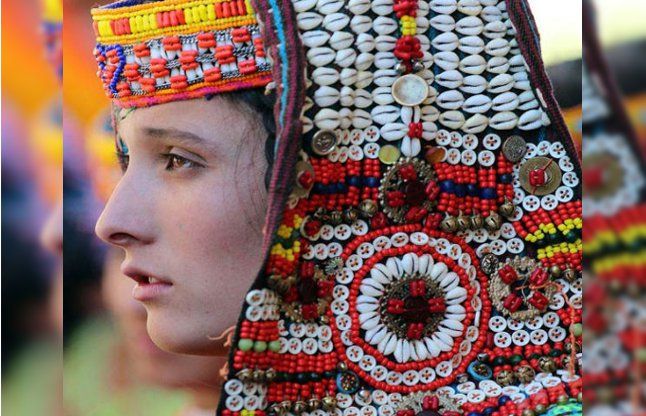 most beautiful women यहां की महिलाएं होती हैं सबसे खूबसूरत, नहीं होतीं बूढ़ी, जीती हैं 160 साल तक