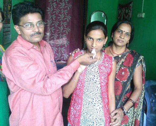 Board exam: Tailor's daughter earned the name, now बोर्ड परीक्षा : दर्जी की बेटी ने कमाया नाम, अब डॉक्टरी पढऩे की चुनौती