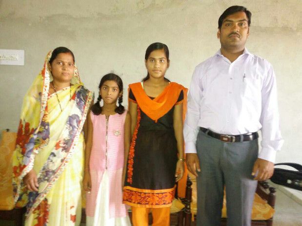 vinita patel विनीता ने बिना ट्यूशन पढ़े किया कमाल, 97 प्रतिशत अंकों के साथ बनी सेकंड टॉपर