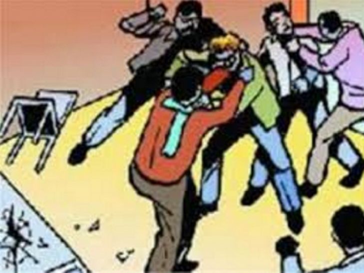 Dispute समाधि निर्माण को लेकर हिंसक संघर्ष, दर्जनों घायल
