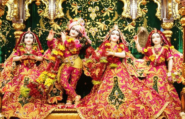 banke bihari temple vrindavan अक्षय तृतीया से सप्त देवालयों में बनना शुरू होगा फूल बंगला
