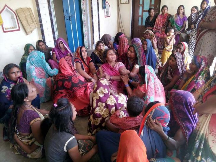 Road accident सड़क हादसे में युवती सहित दो की मौत