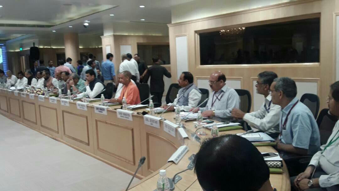 नक्सलियों के खिलाफ दिल्ली में हुई बैठक, एमपी के गृह मंत्री भी हुए शामिल 