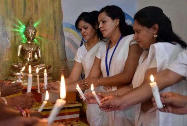 Lord Buddha Jayanti Celebration बुद्ध पूर्णिमा विशेष: भगवान बुद्ध ने दिए खुशहाल जीवन के ये 5 मंत्र, देखें वीडियो