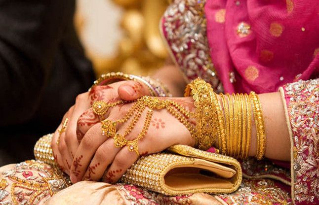 Marriage महंगे उपहारों के लालच में दोबारा फेरे लेने की फिराक में जोड़े, 40 % शहरी मिले अपात्र