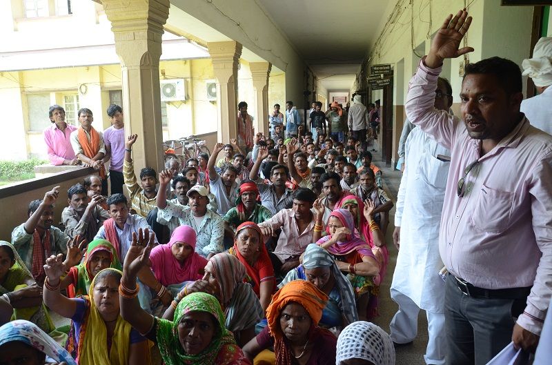 samvida safai karmi मिनी पीएमओ का घेराव करेंगे संविदा सफाई कर्मी