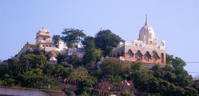 Pisanhari Ki Madiya the Digambar jain Center of fa #mptourism नहीं जानते होंगे पिसनहारी की मढ़िया का ये रहस्य