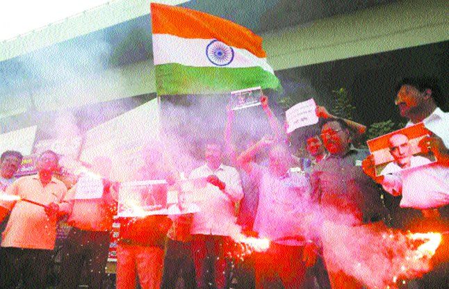 ahmedabad जाधव पर जद्दोजदह : जीता भारत