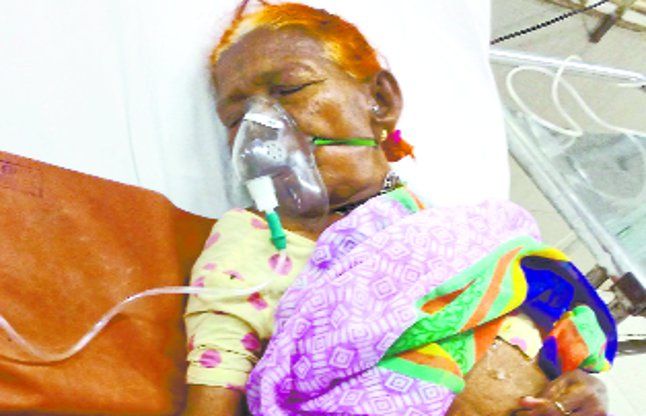 surat ईसीजी मशीन बंद, मरीज परेशान
