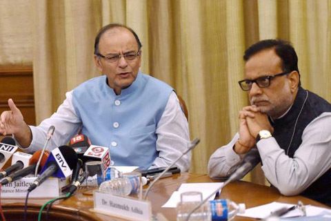 gst council fix rate some items GST काउंसिल में 81 फीसदी चीज़ें और सर्विस 18% से कम, खाने-पीने के सामान सस्ते