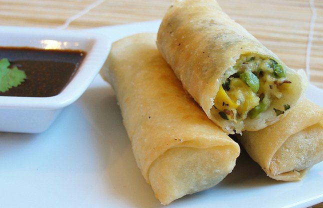 Aaloo Paneer Rolls छुट्टियों में घर आए सभी बच्चों को खिलाएं आलू एंड पनीर रोल